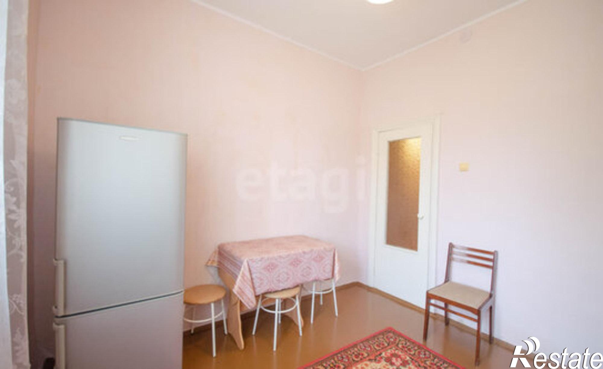 Купить квартиру за 2 420 000 рублей на Ялуторовск, улица Максима Горького, 39