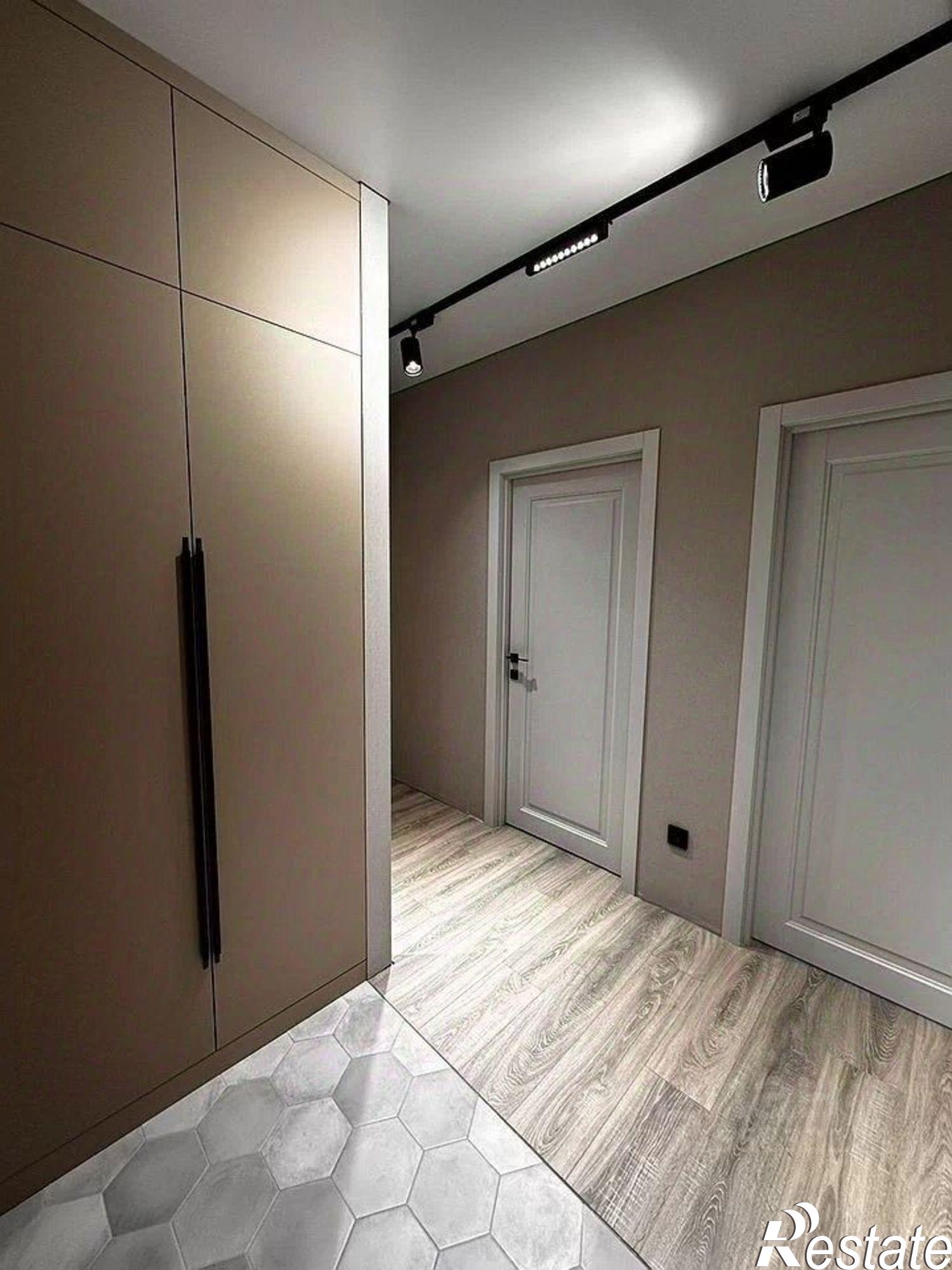 Купить квартиру за 9 200 000 рублей на ул Сергея Джанбровского, 13