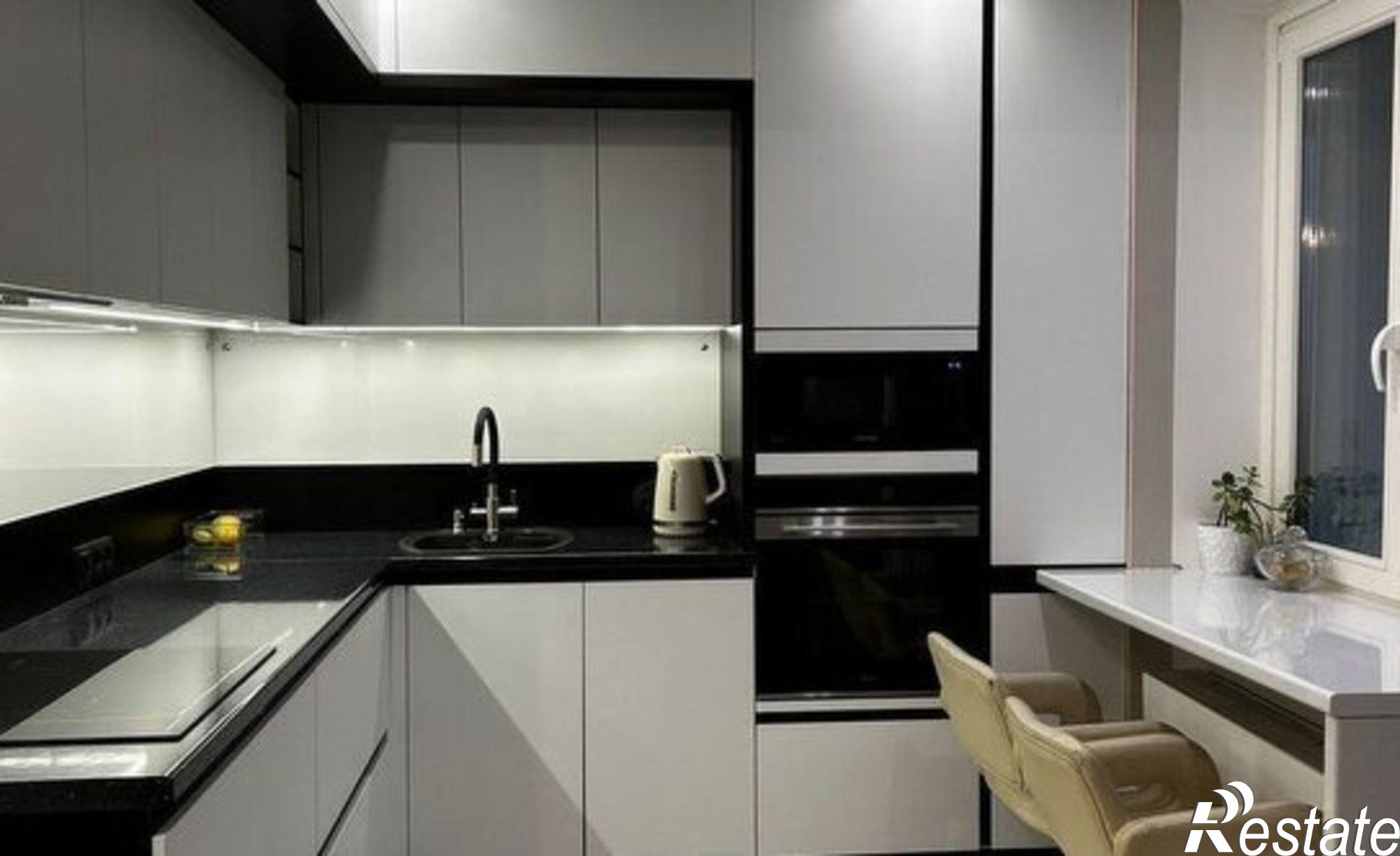 Купить квартиру за 8 150 000 рублей на Тюмень, улица Федюнинского, 60